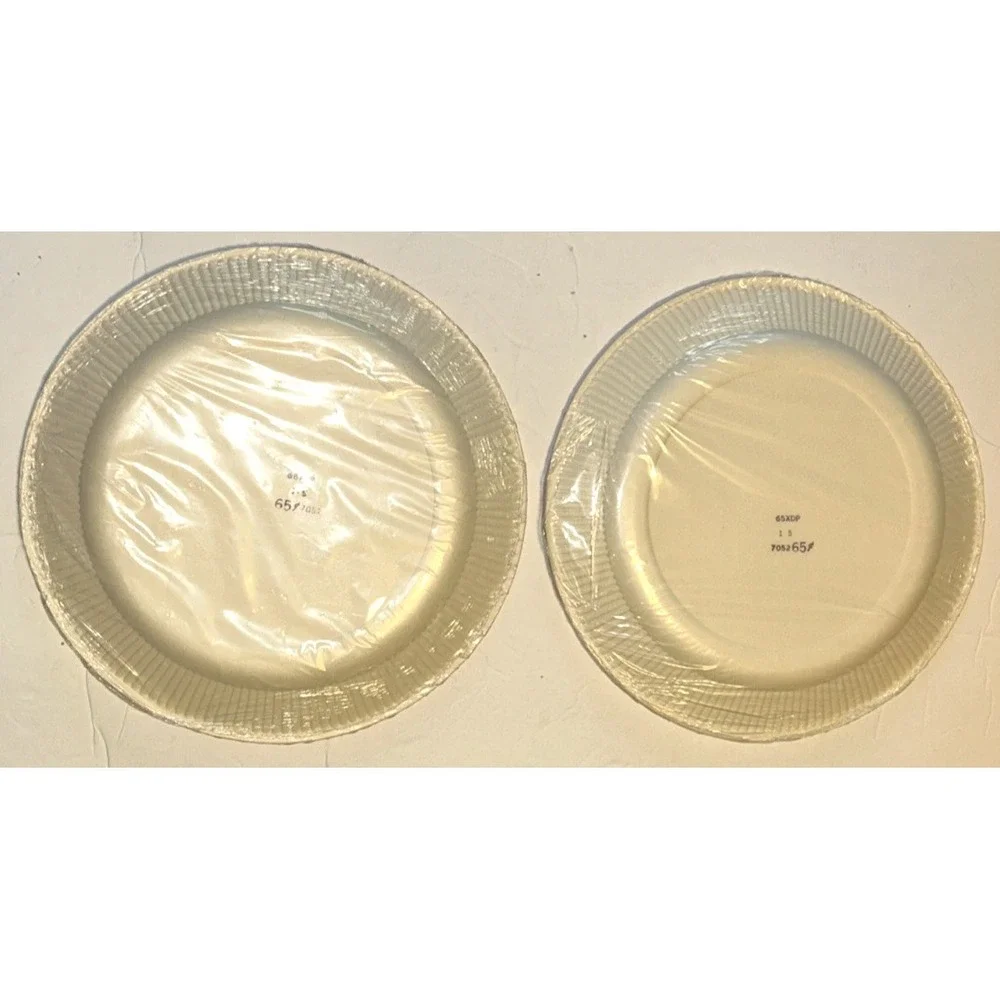 VTG Hallmark NEW Christmas Paper Plates 9